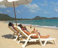 Beach in front of the hotel - Weekender Resort & Hotel