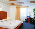 Room - Flipper Lodge Hotel