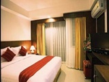 Best Western Mayfair Suites Hotel Room