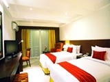 Best Western Mayfair Suites Hotel Room