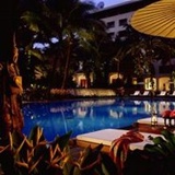 Four Seasons Hotel Swimming Pool