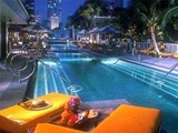 Peninsula Bangkok Hotel Swimming Pool